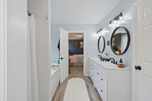  Photo 40