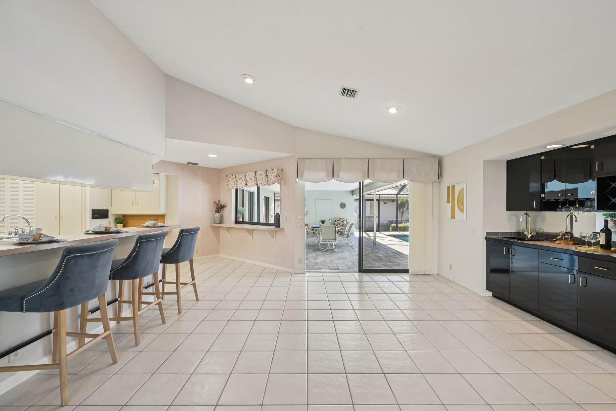 Wyeth Dr-S0302-015.jpg