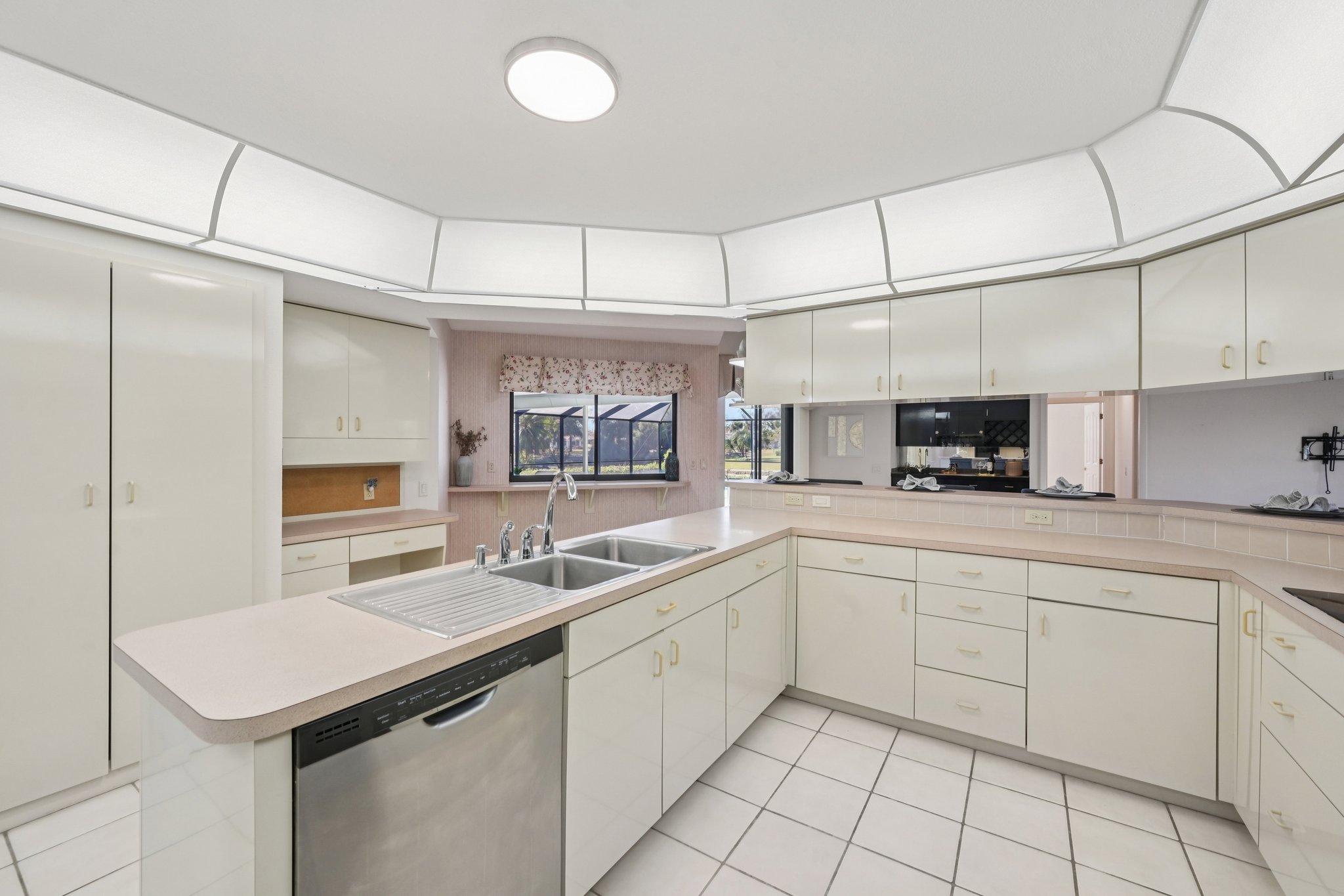 Wyeth Dr-S0302-018.jpg