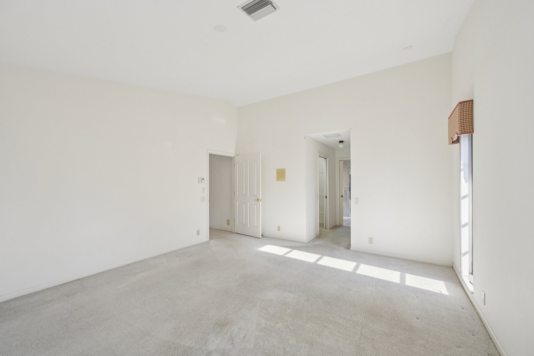 Wyeth Dr-S0302-024.jpg