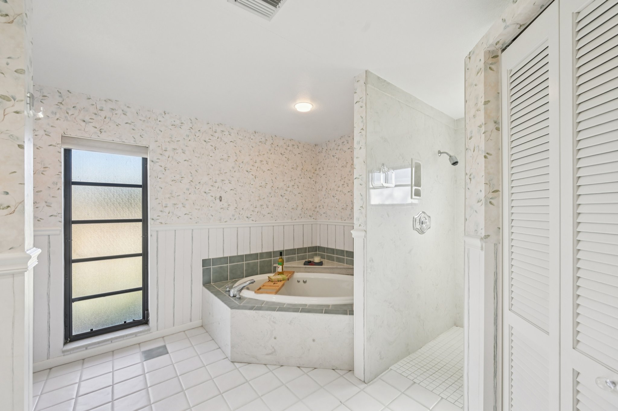 Wyeth Dr-S0302-026.jpg