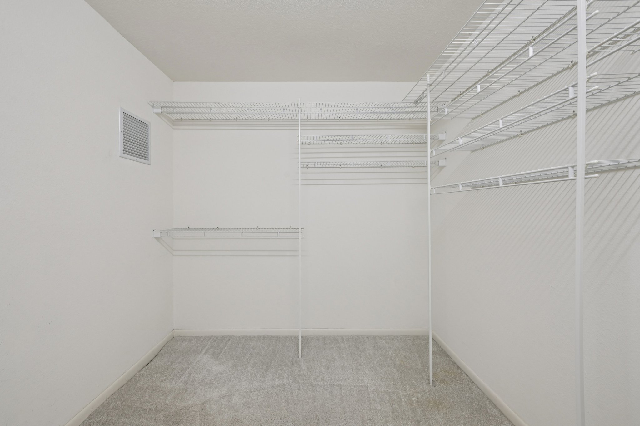 Wyeth Dr-S0302-032.jpg