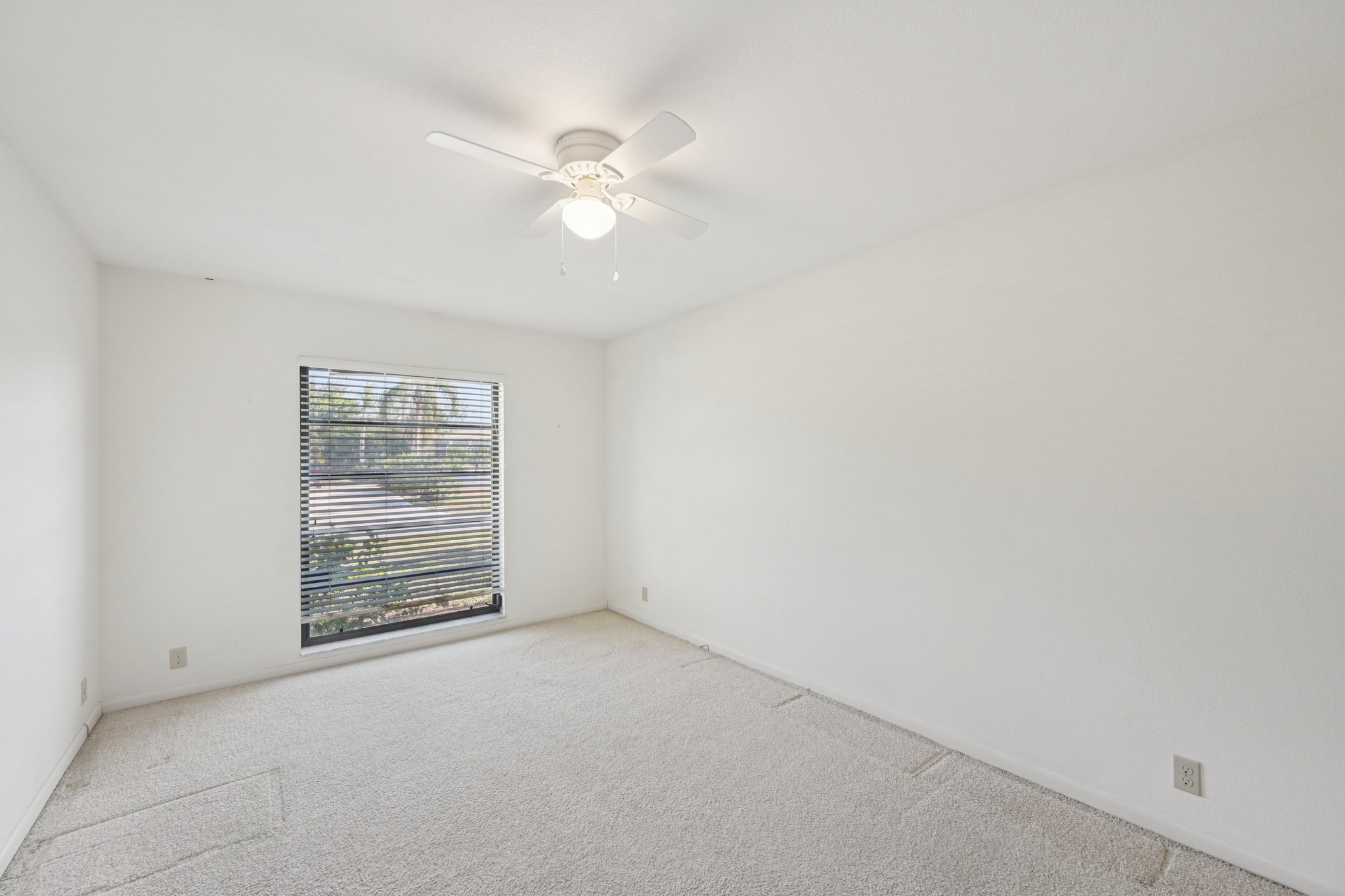 Wyeth Dr-S0302-035.jpg