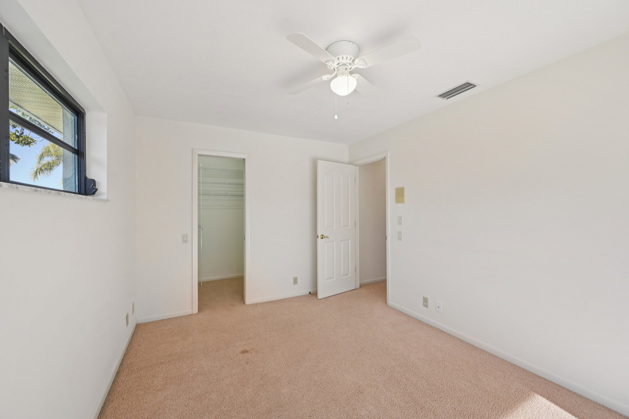 Wyeth Dr-S0302-047.jpg