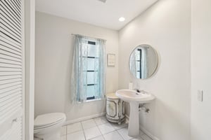 Wyeth Dr-S0302-040.jpg