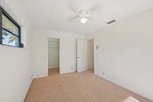 Wyeth Dr-S0302-047.jpg