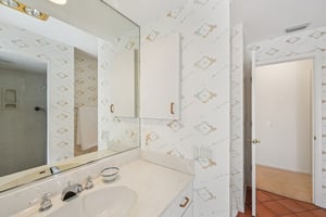 Wyeth Dr-S0302-050.jpg