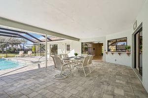 Wyeth Dr-S0302-056.jpg