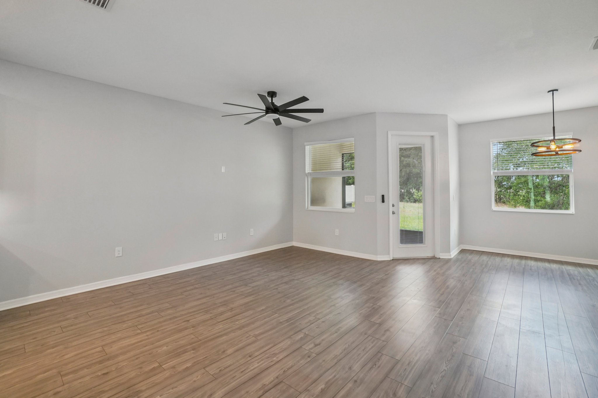 Cay Spruce Way-S0904-006.jpg