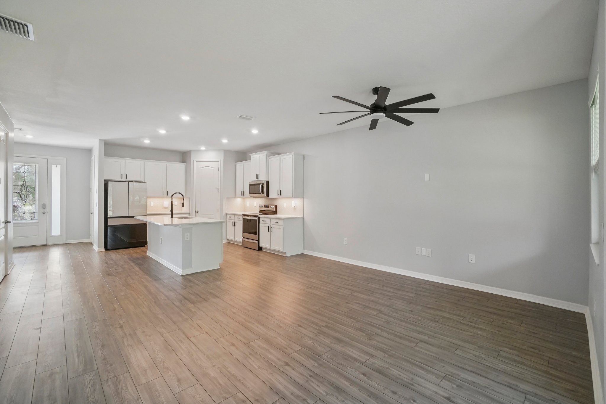 Cay Spruce Way-S0904-008.jpg