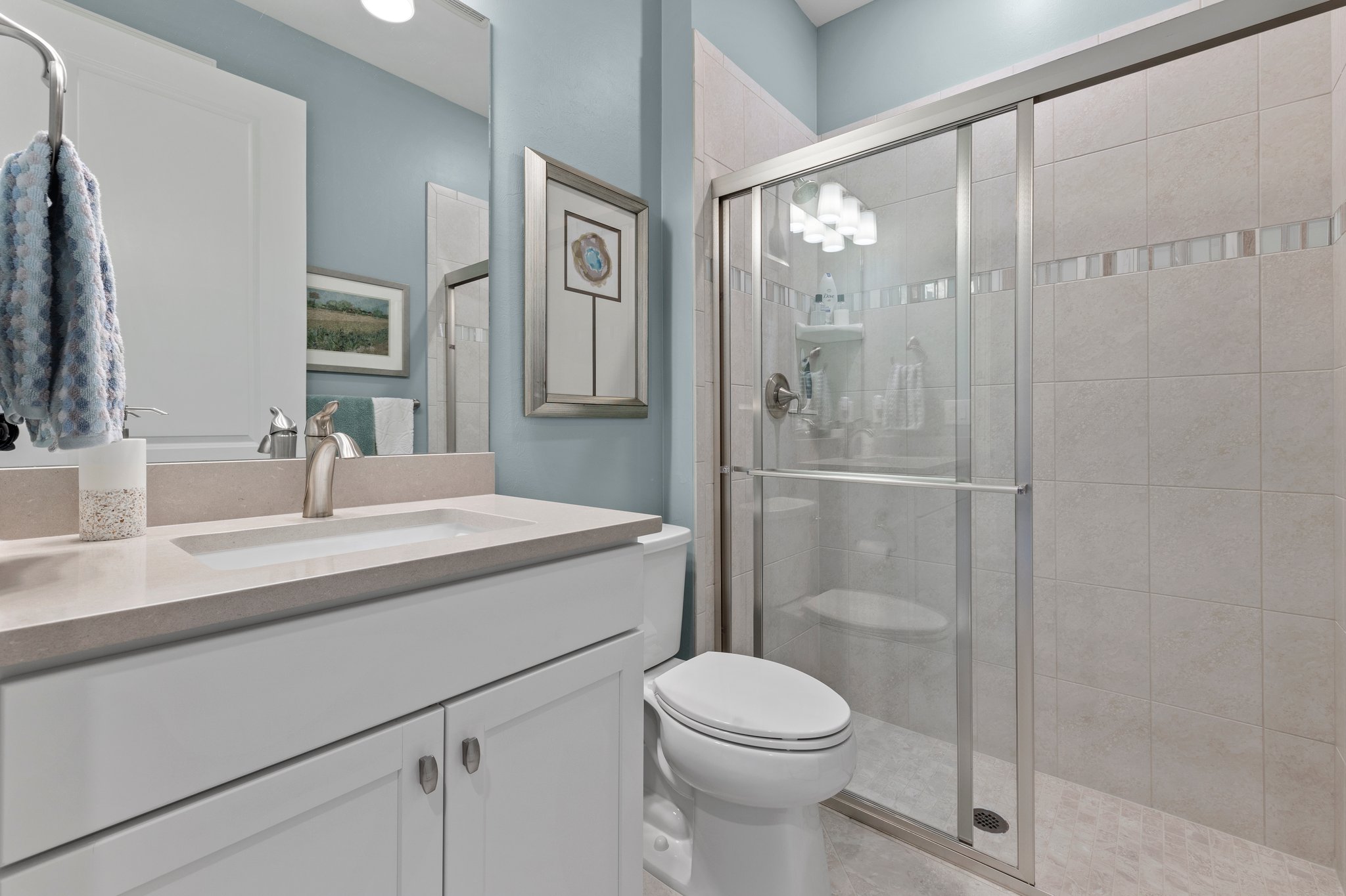 Guest Bathroom 1.jpg
