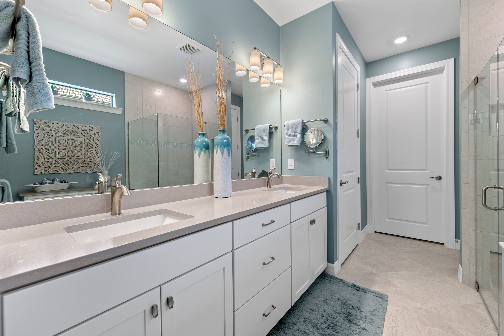 Primary Bathroom 1.jpg