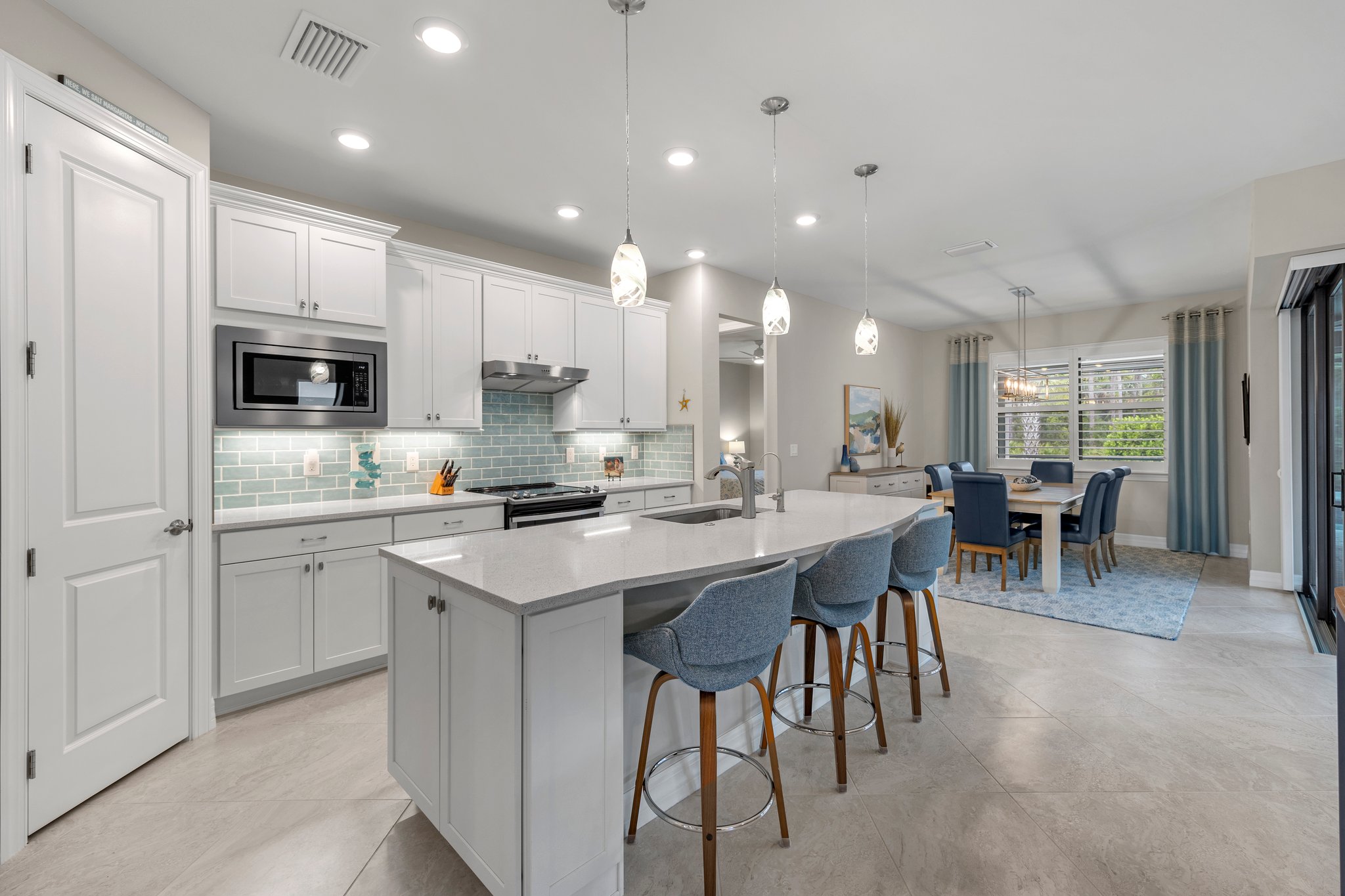 Kitchen 2.jpg