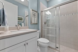 Guest Bathroom 1.jpg