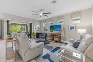 Living Room 1.jpg