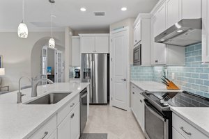 Kitchen 4.jpg