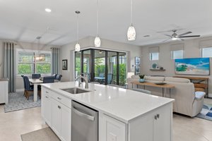 Kitchen 5.jpg