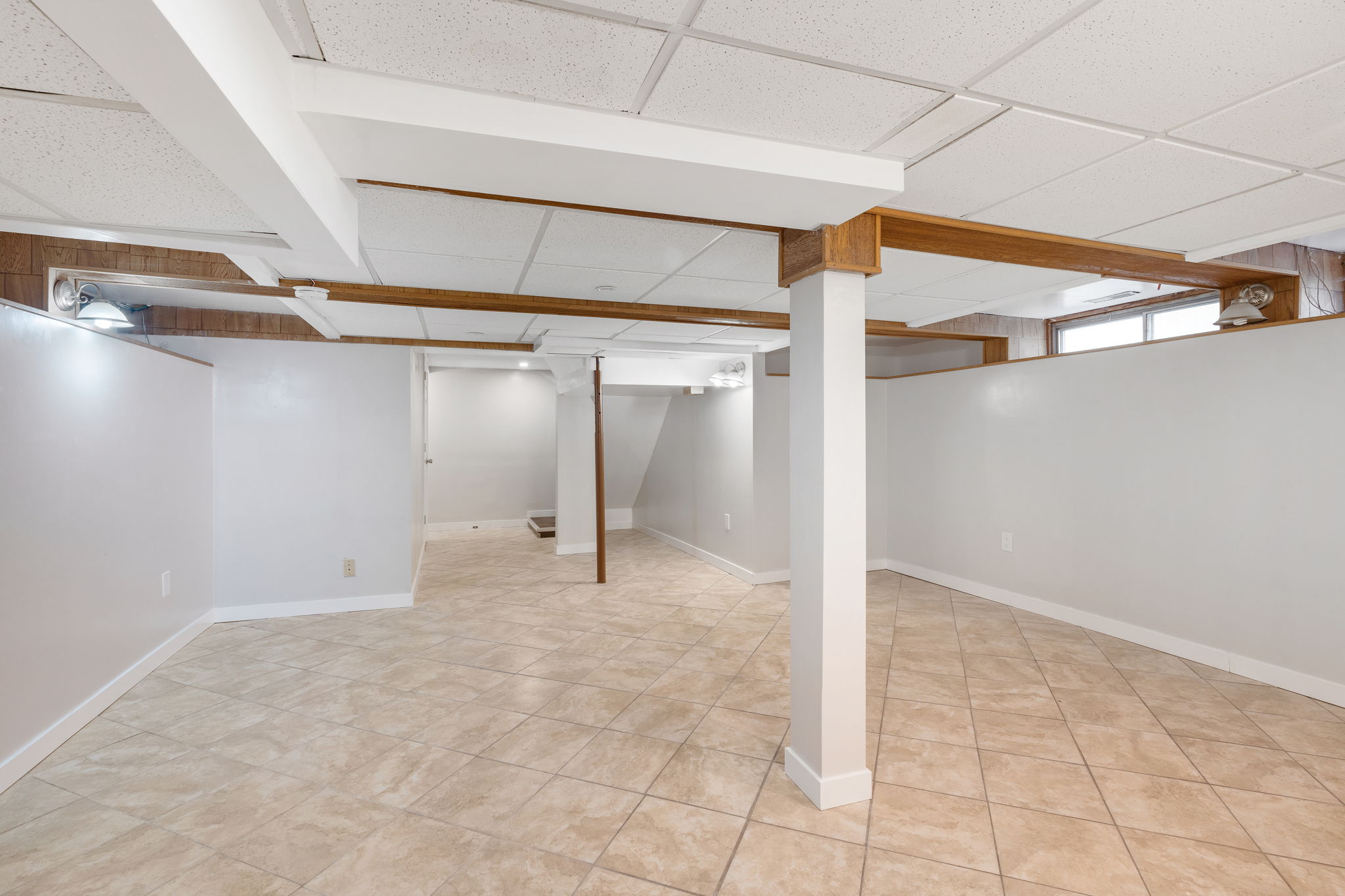 1147 Burrows Avenue - Interior-22