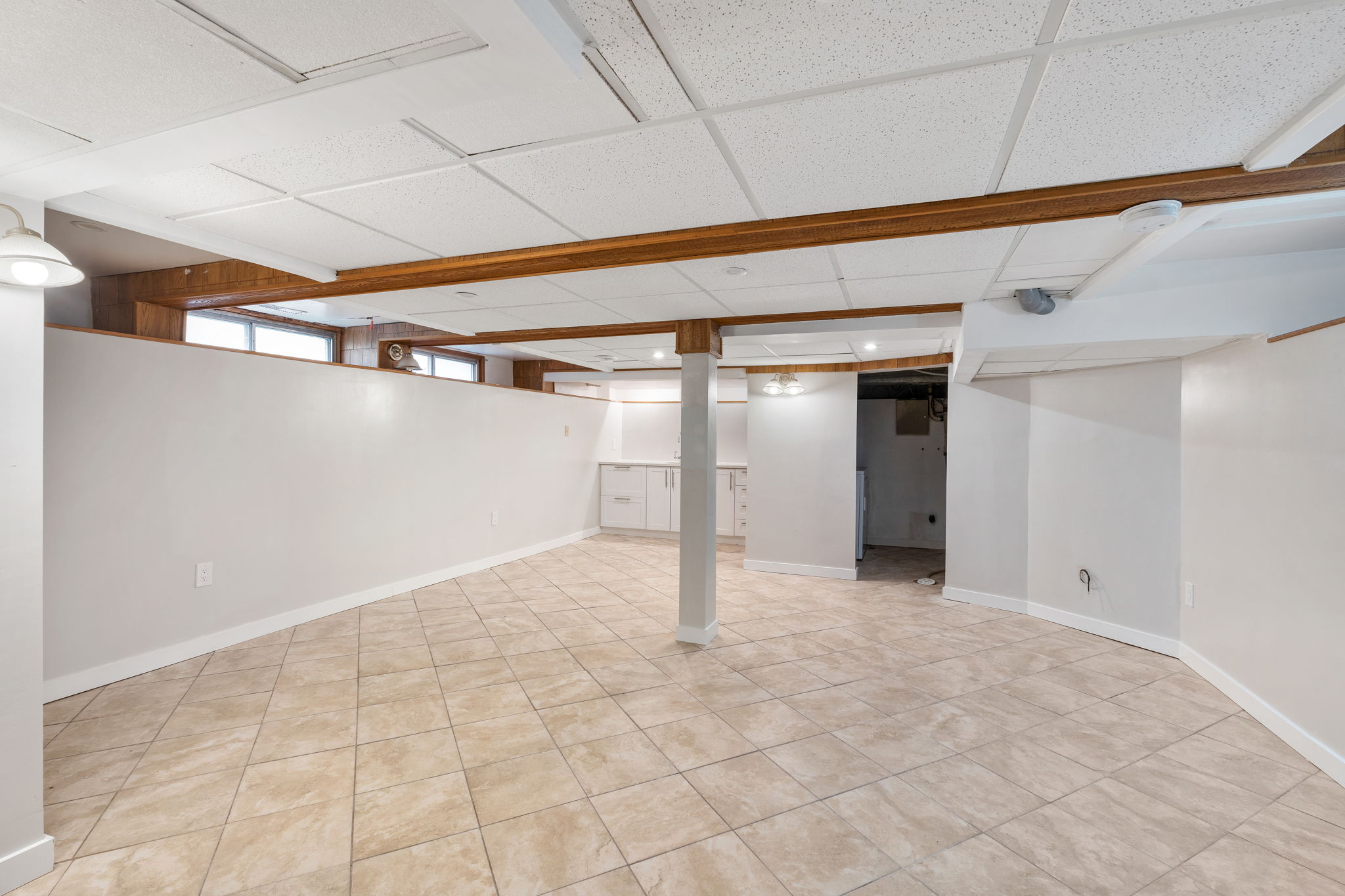 1147 Burrows Avenue - Interior-21