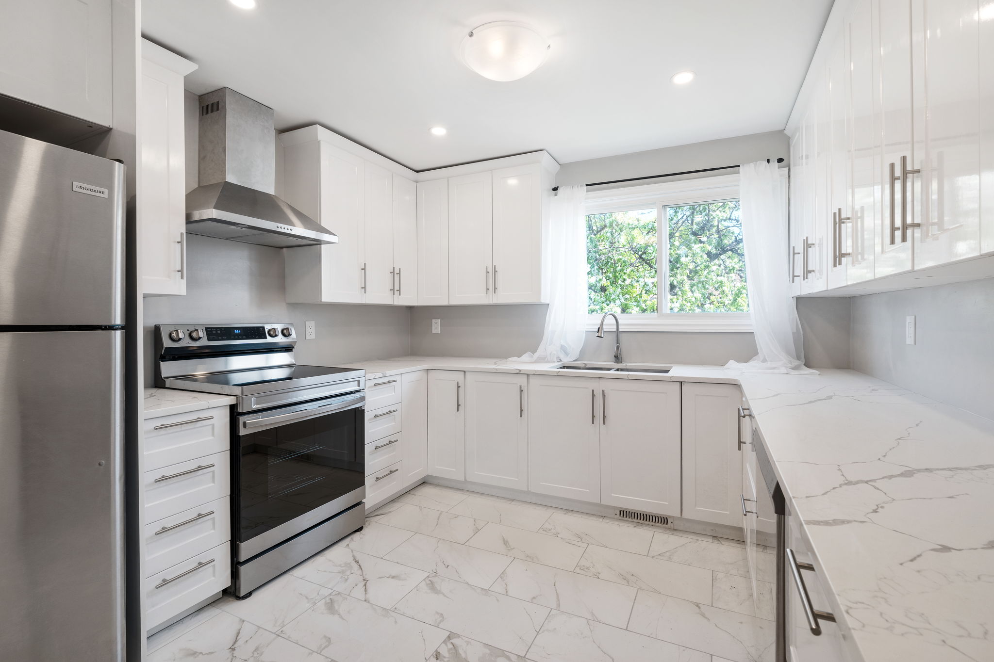 1147 Burrows Avenue - Interior-9