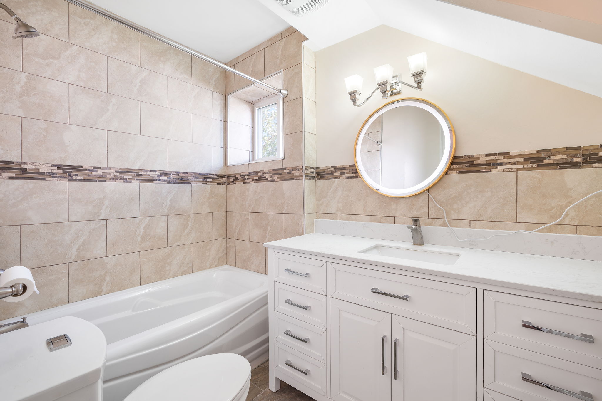 1147 Burrows Avenue - Interior-6