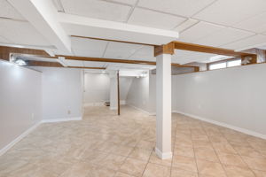1147 Burrows Avenue - Interior-22