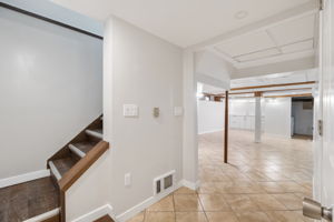 1147 Burrows Avenue - Interior-20