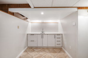 1147 Burrows Avenue - Interior-23