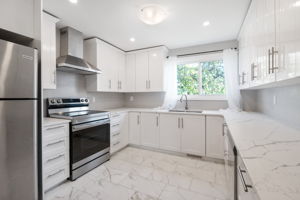 1147 Burrows Avenue - Interior-9