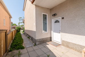 1147 Burrows Avenue - Exterior-5