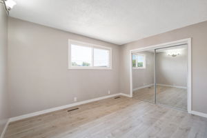 1147 Burrows Avenue - Interior-16