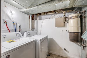 1147 Burrows Avenue - Interior-28