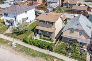 1147 Burrows Avenue - Exterior-8