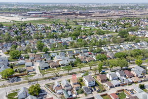 1147 Burrows Avenue - Exterior-13