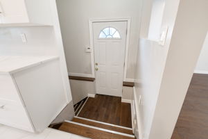 1147 Burrows Avenue - Interior-19