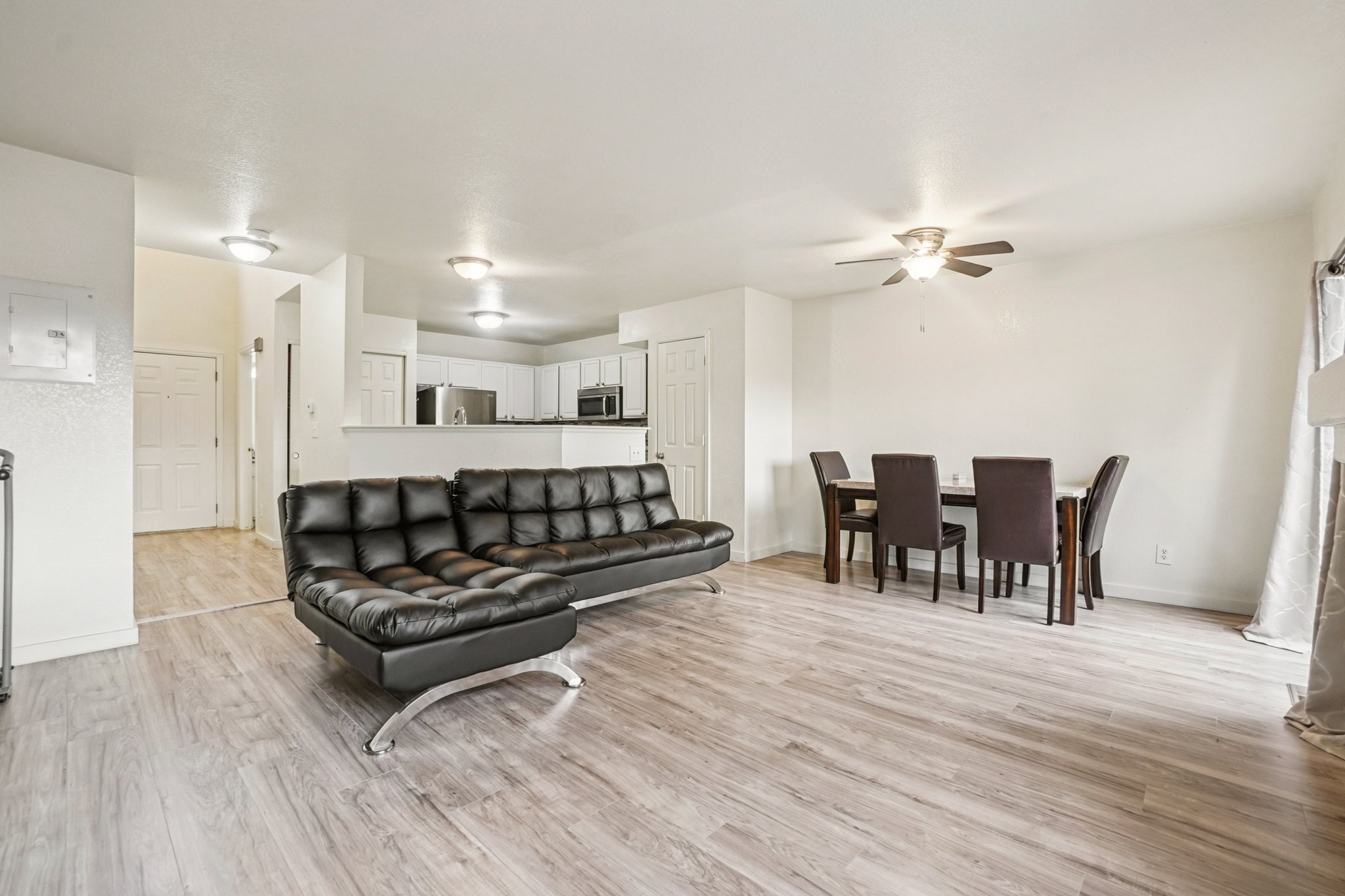 S Ventura Cir-S2111-009.jpg