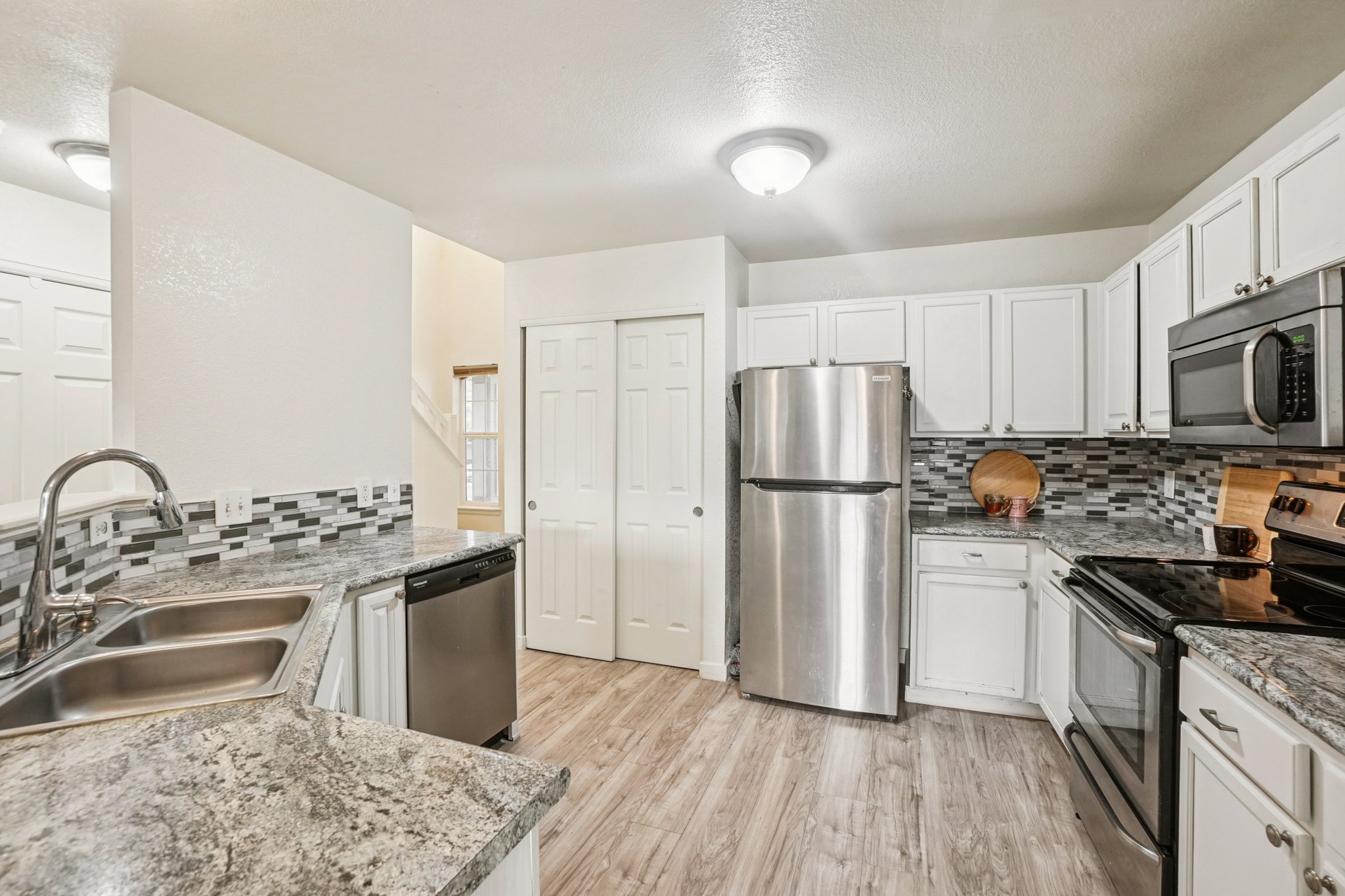 S Ventura Cir-S2111-015.jpg