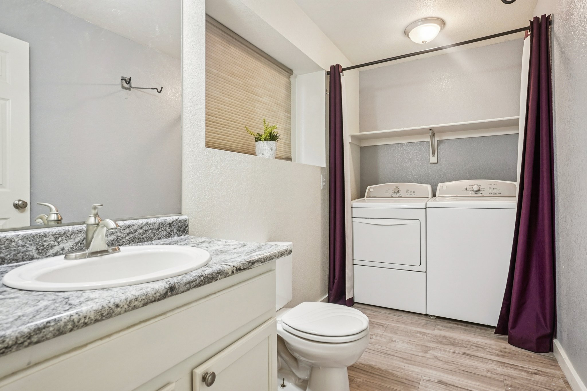 S Ventura Cir-S2111-018.jpg