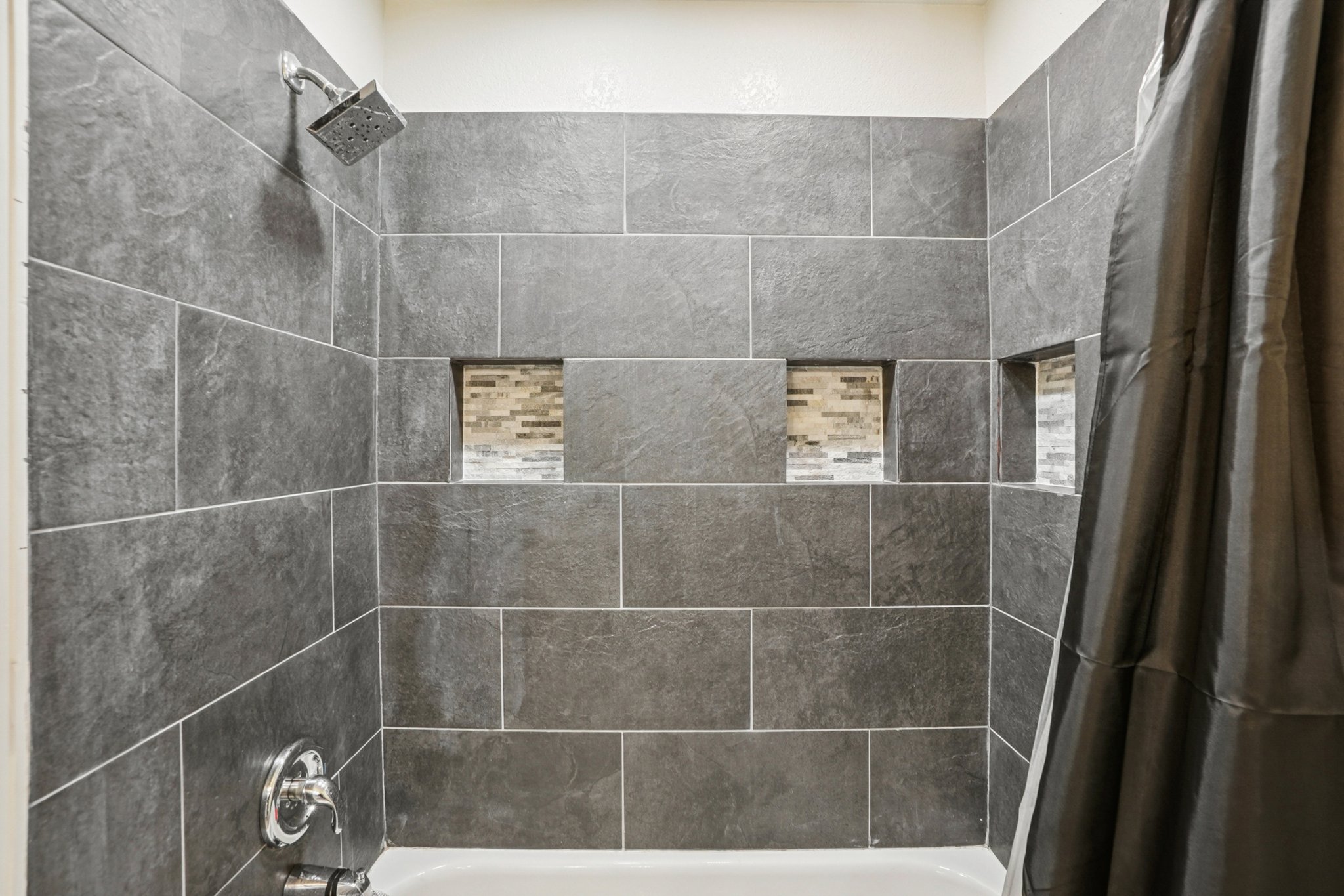 S Ventura Cir-S2111-028.jpg