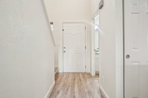 S Ventura Cir-S2111-007.jpg