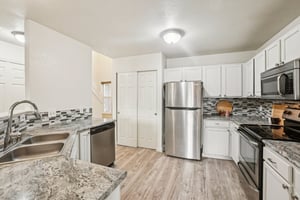 S Ventura Cir-S2111-015.jpg