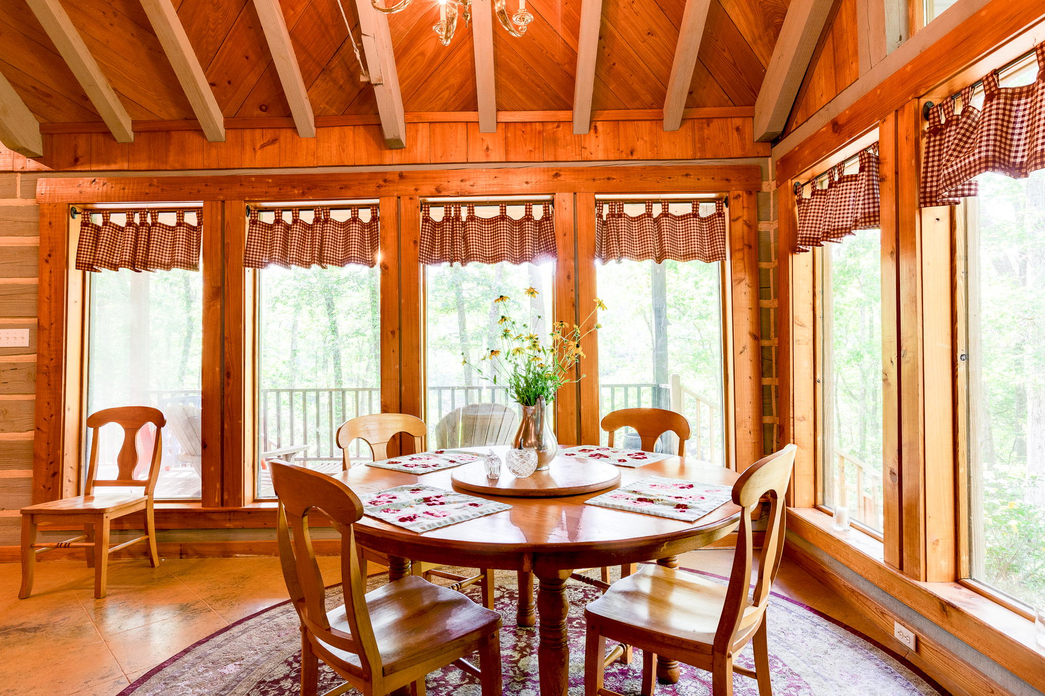 2 (15 of 50) Breakfast Area