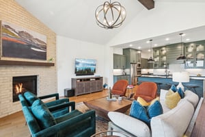 Misty Ridge Dr-1604-012.jpg