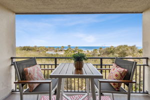 Step out onto the oceanfront balcony ...