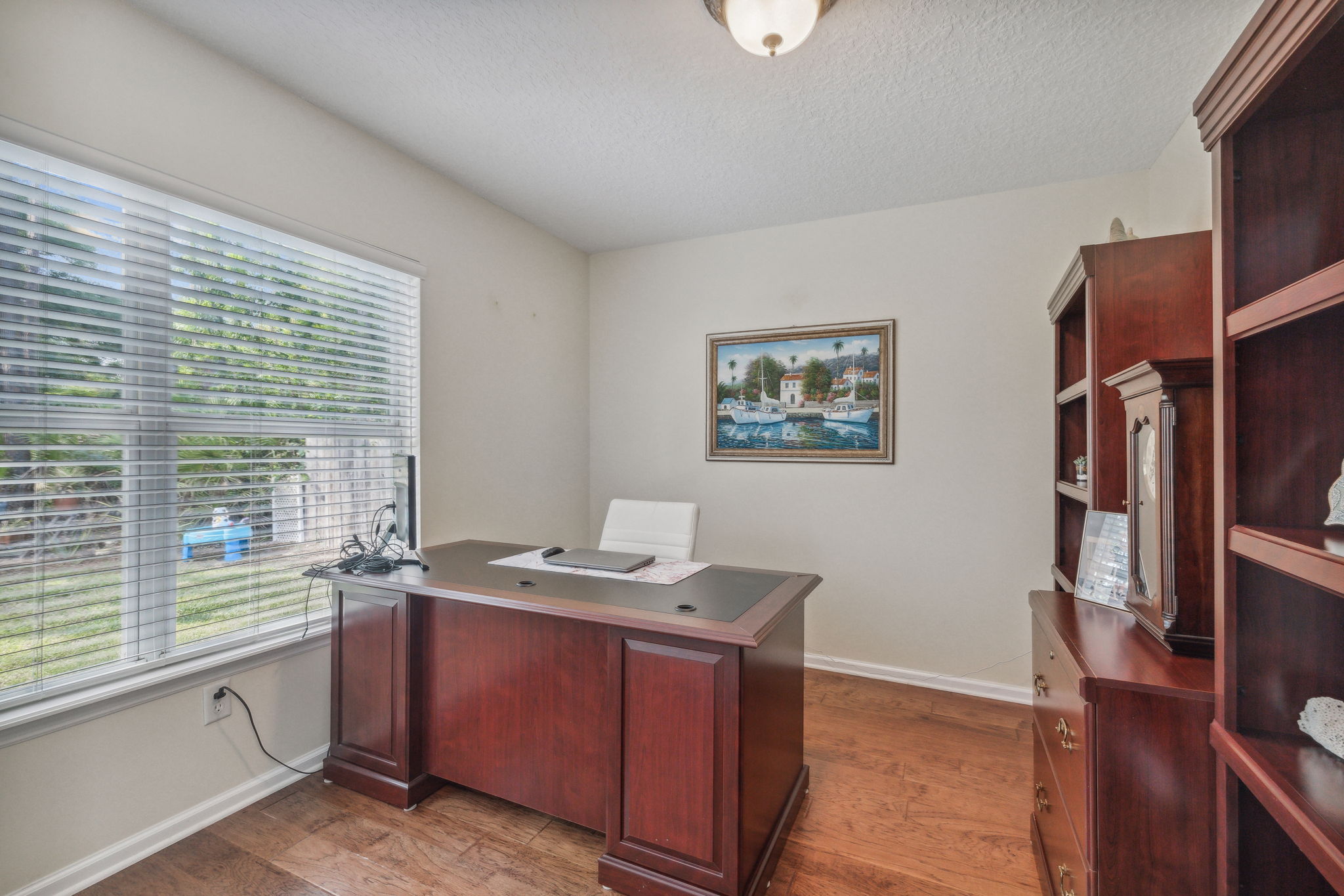 Bedroom/Office