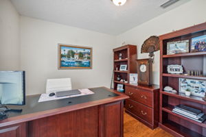 Bedroom/Office