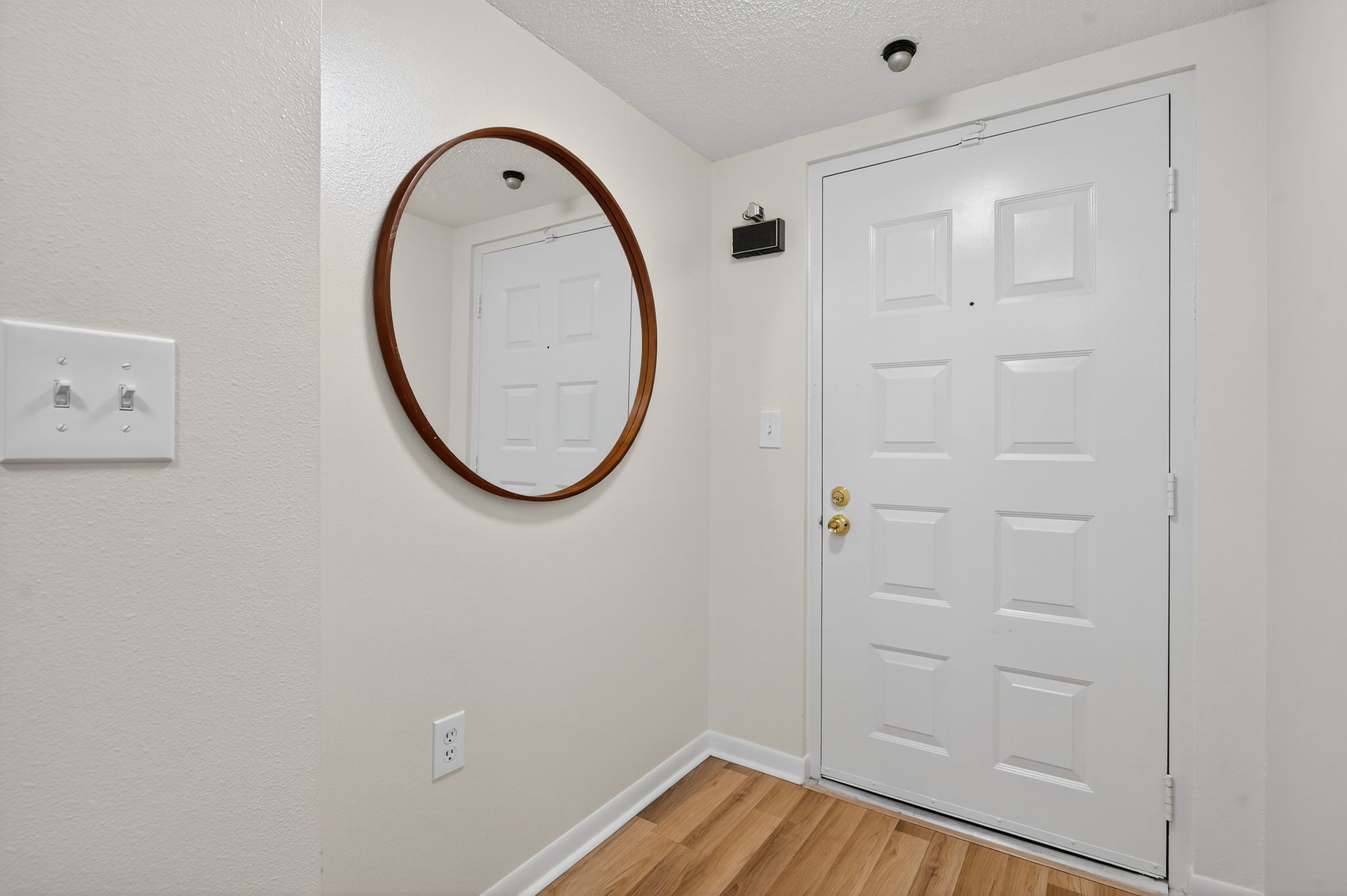 Interiors (1)
