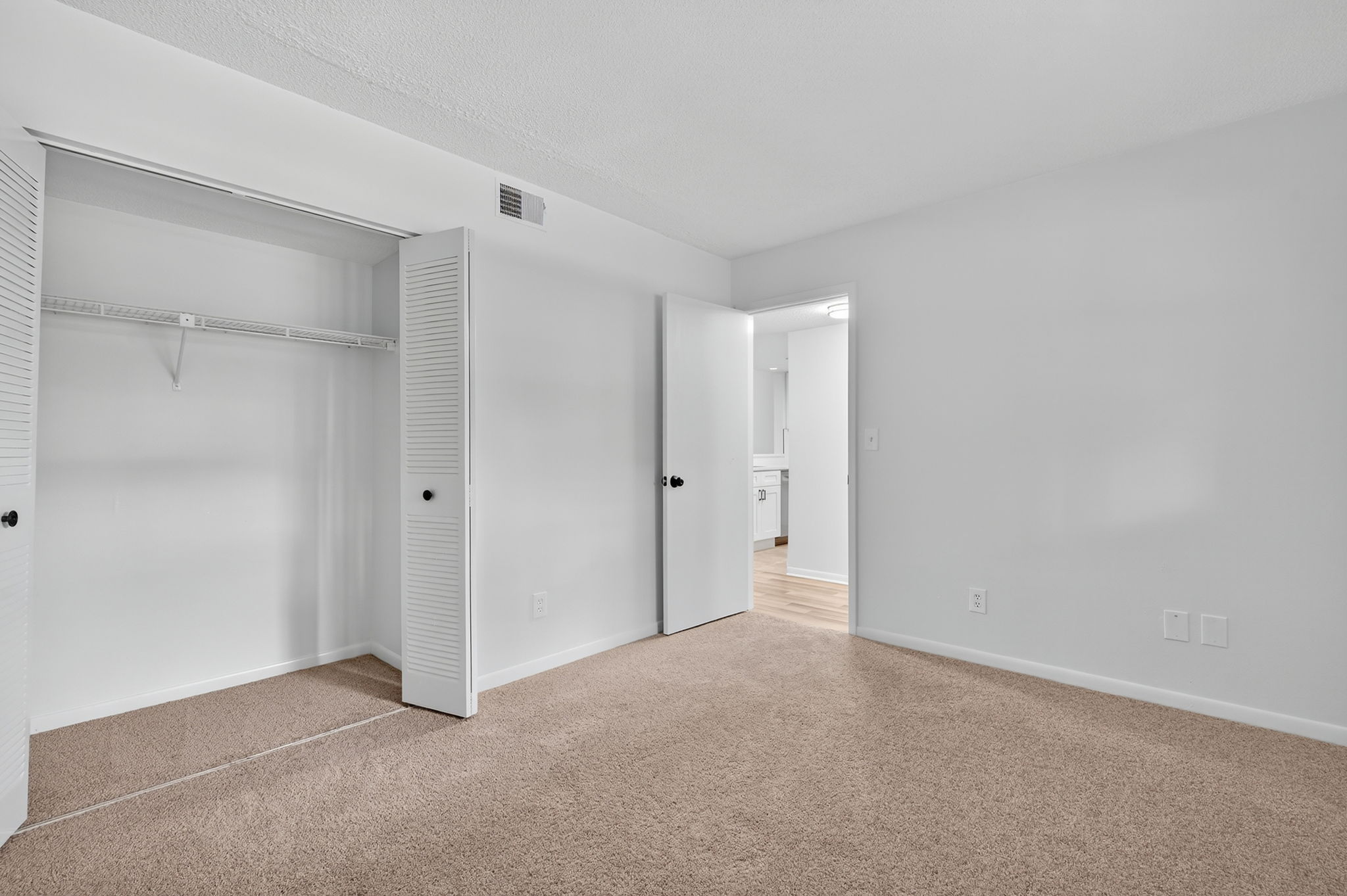 Interiors (4)