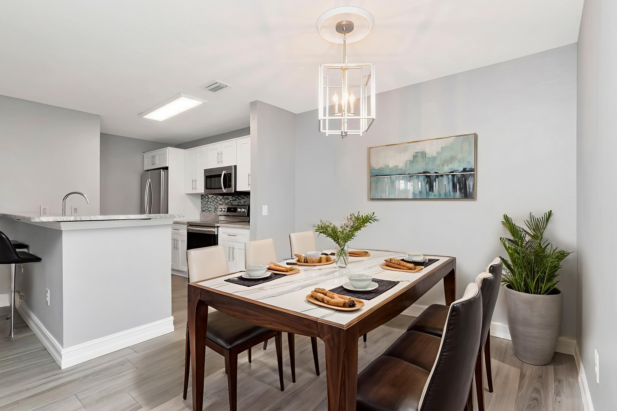 4-dining virtually staged.jpeg