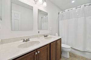  Photo 31